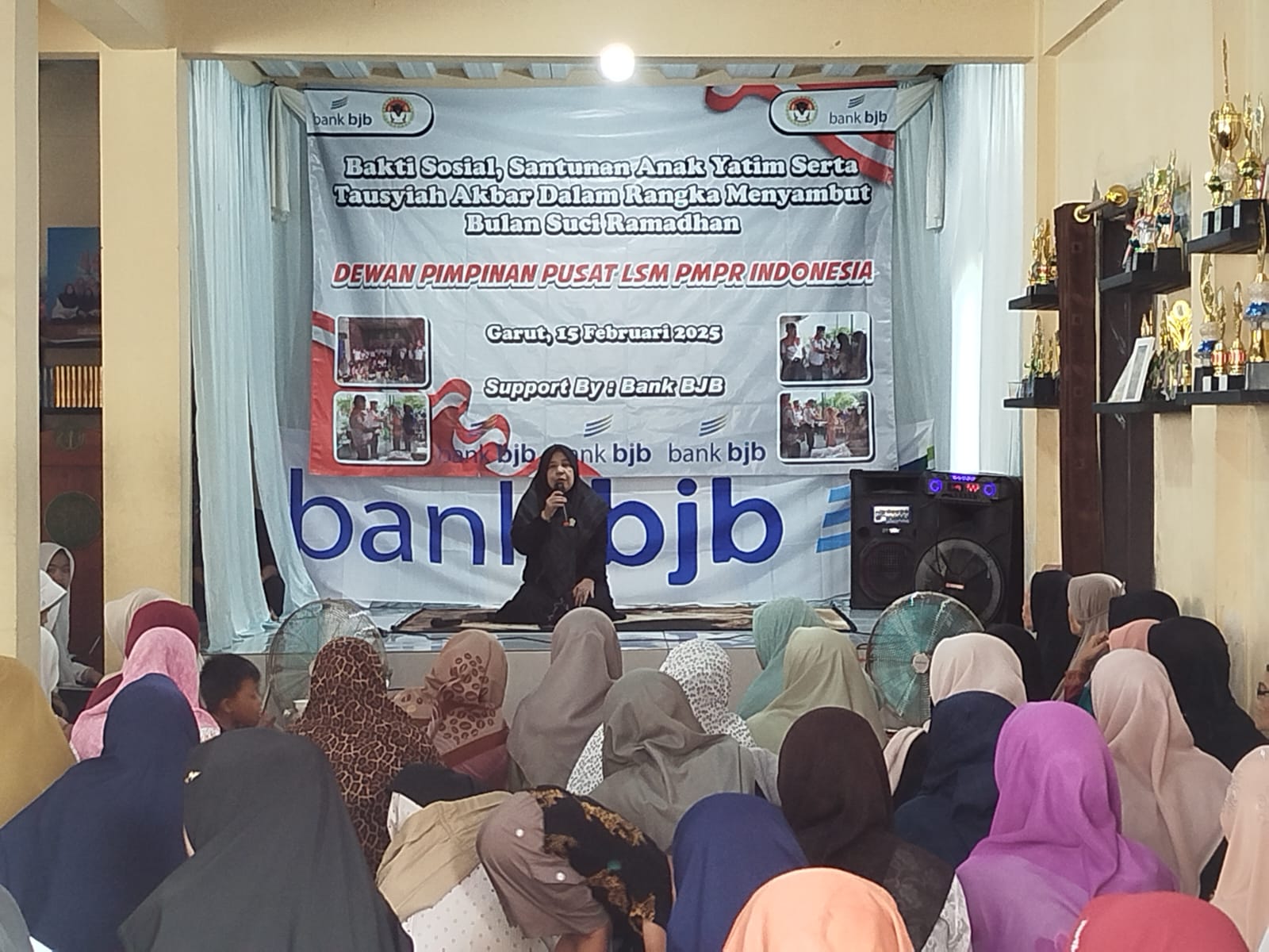 DPP LSM PMPR Indonesia dan Bank BJB Salurkan Sembako dan Santunan Anak Yatim