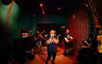 Grup Band Tears Don't Lie Asal Pekalongan Rilis Single Album Black & White