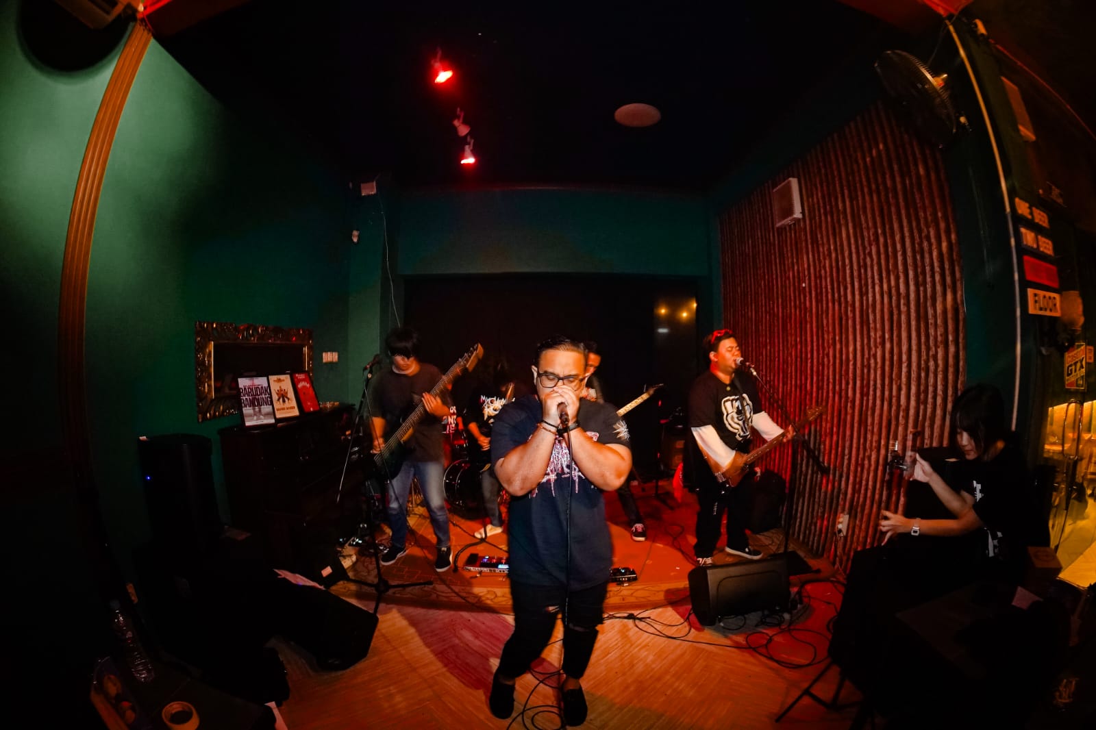 Grup Band Tears Don't Lie Asal Pekalongan Rilis Single Album Black & White