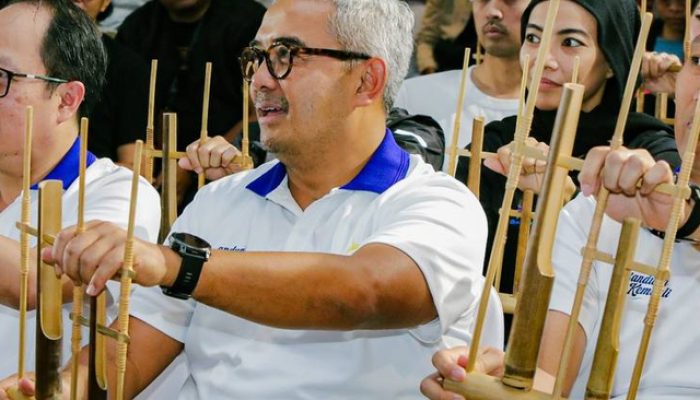 Wali Kota Bandung Kaji Larangan Penggunaan HP bagi Siswa di Sekolah