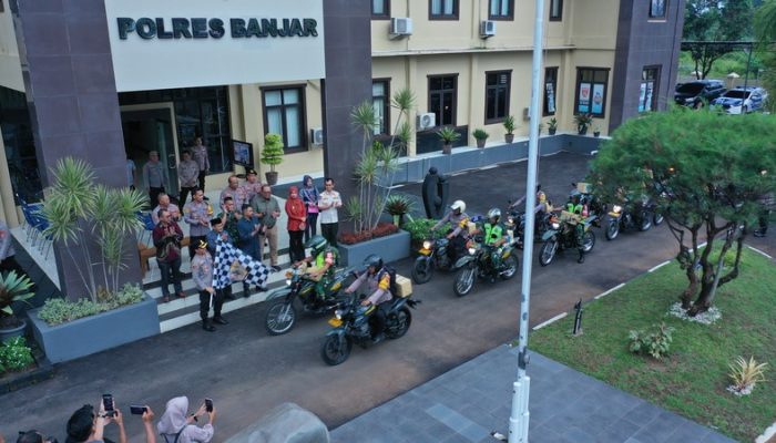 Kapolres dan Wakil Walikota Banjar Melepas Secara Simbolis Bakti Sosial untuk Masyarakat di Bulan Ramadan